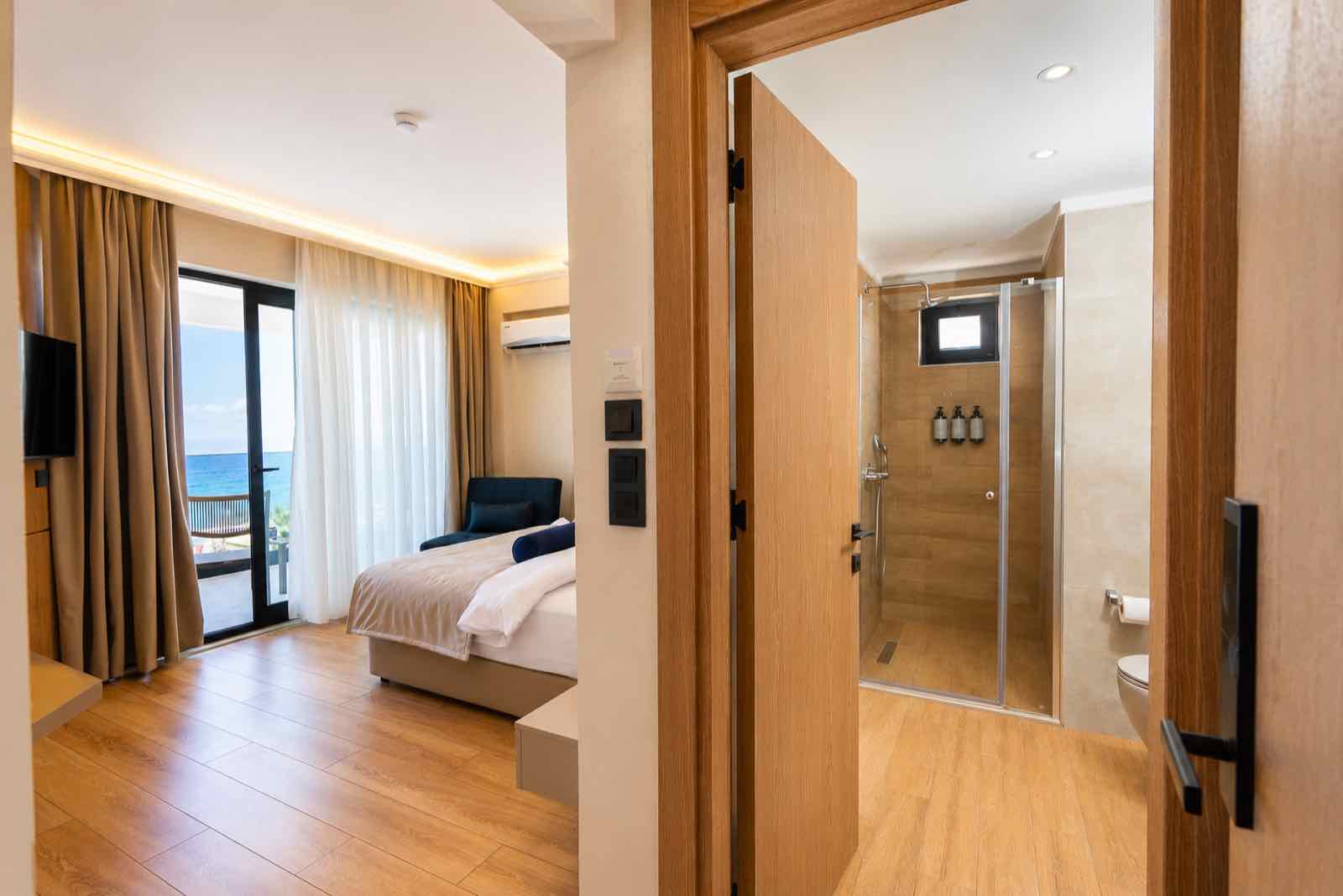STANDARD ROOM SIDE SEA