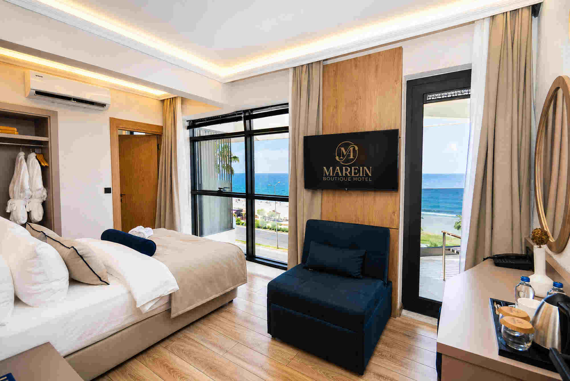 PREMIUM SUITE WITH JACUZZI