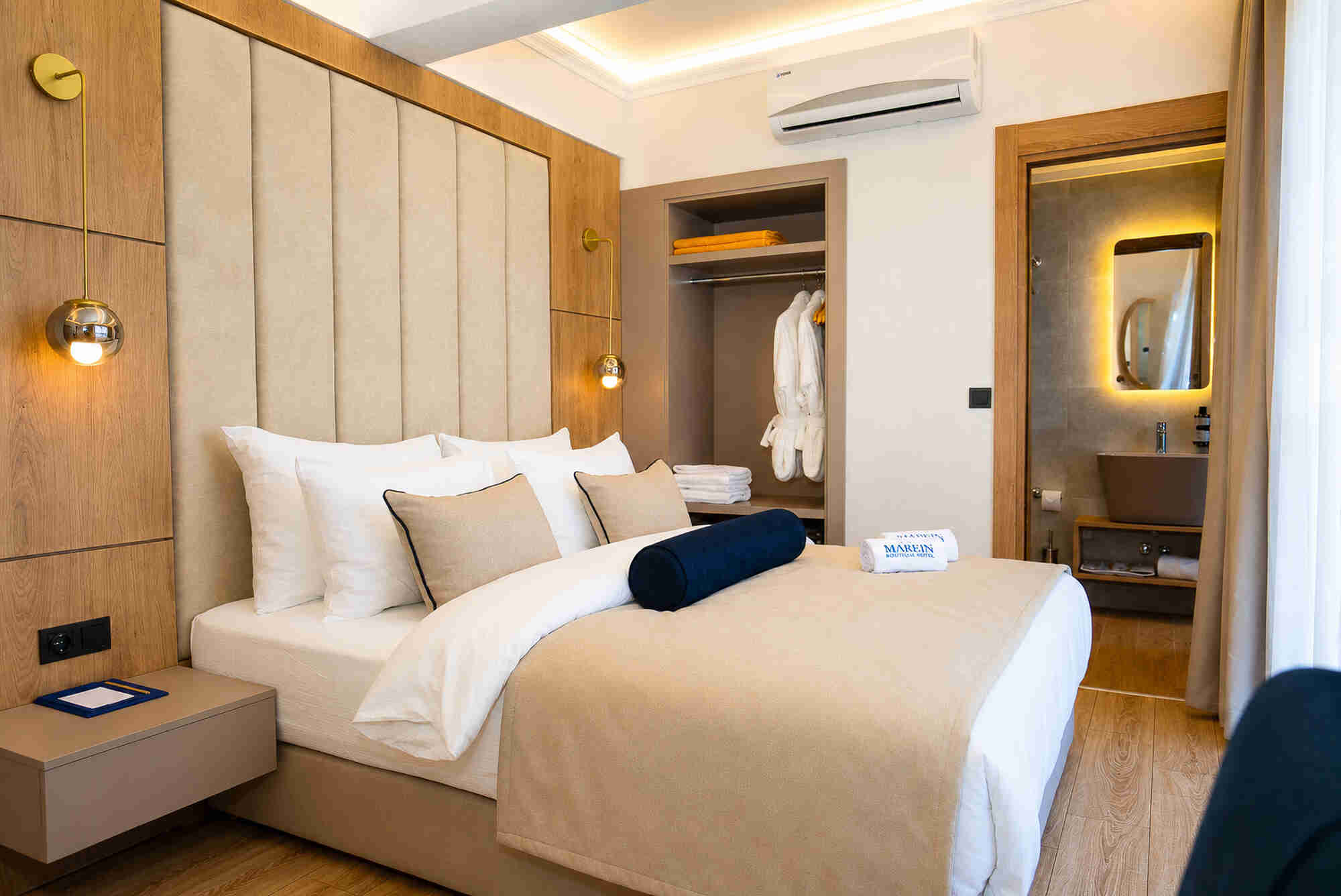 PREMIUM SUITE WITH JACUZZI