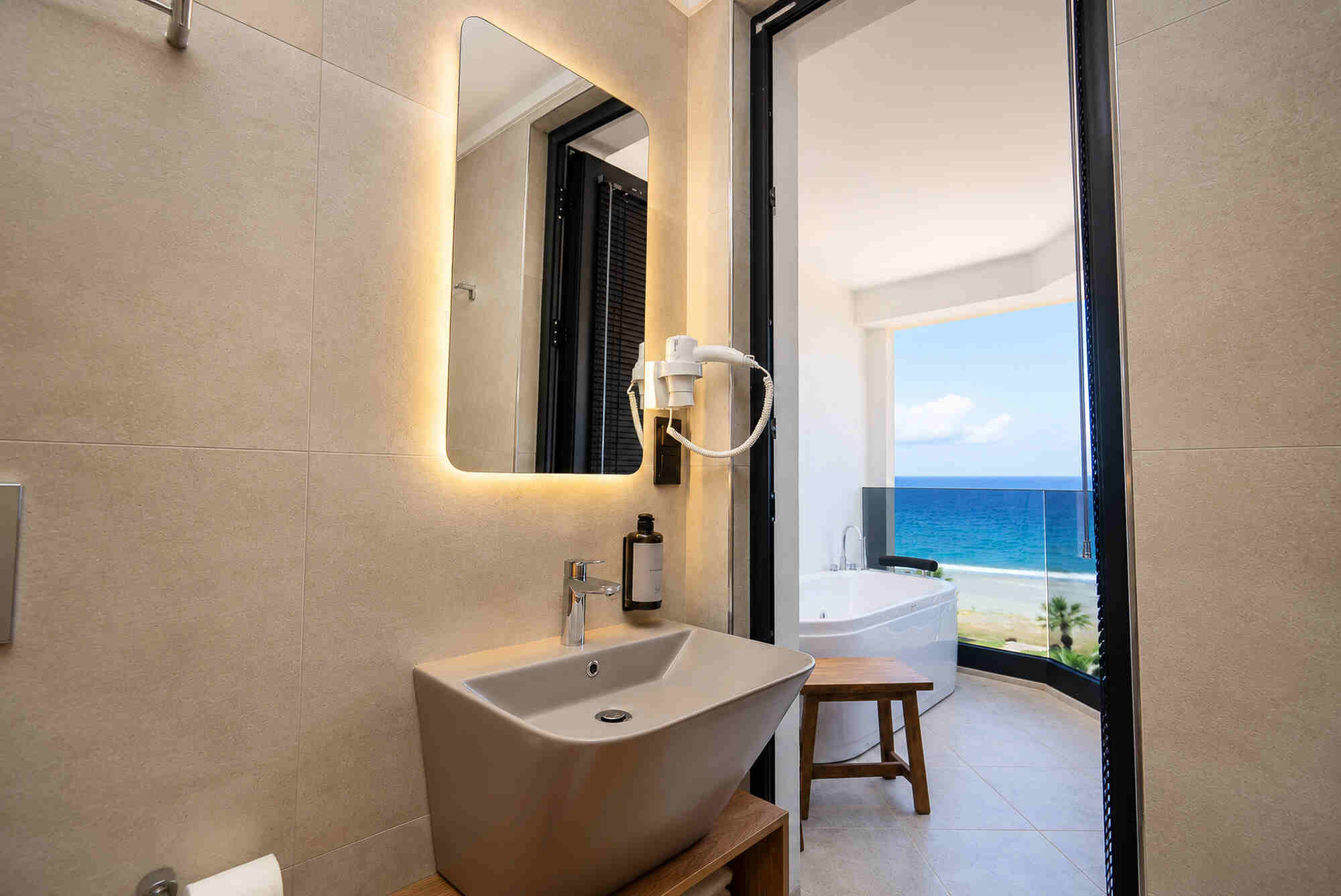 PREMIUM SUITE WITH JACUZZI