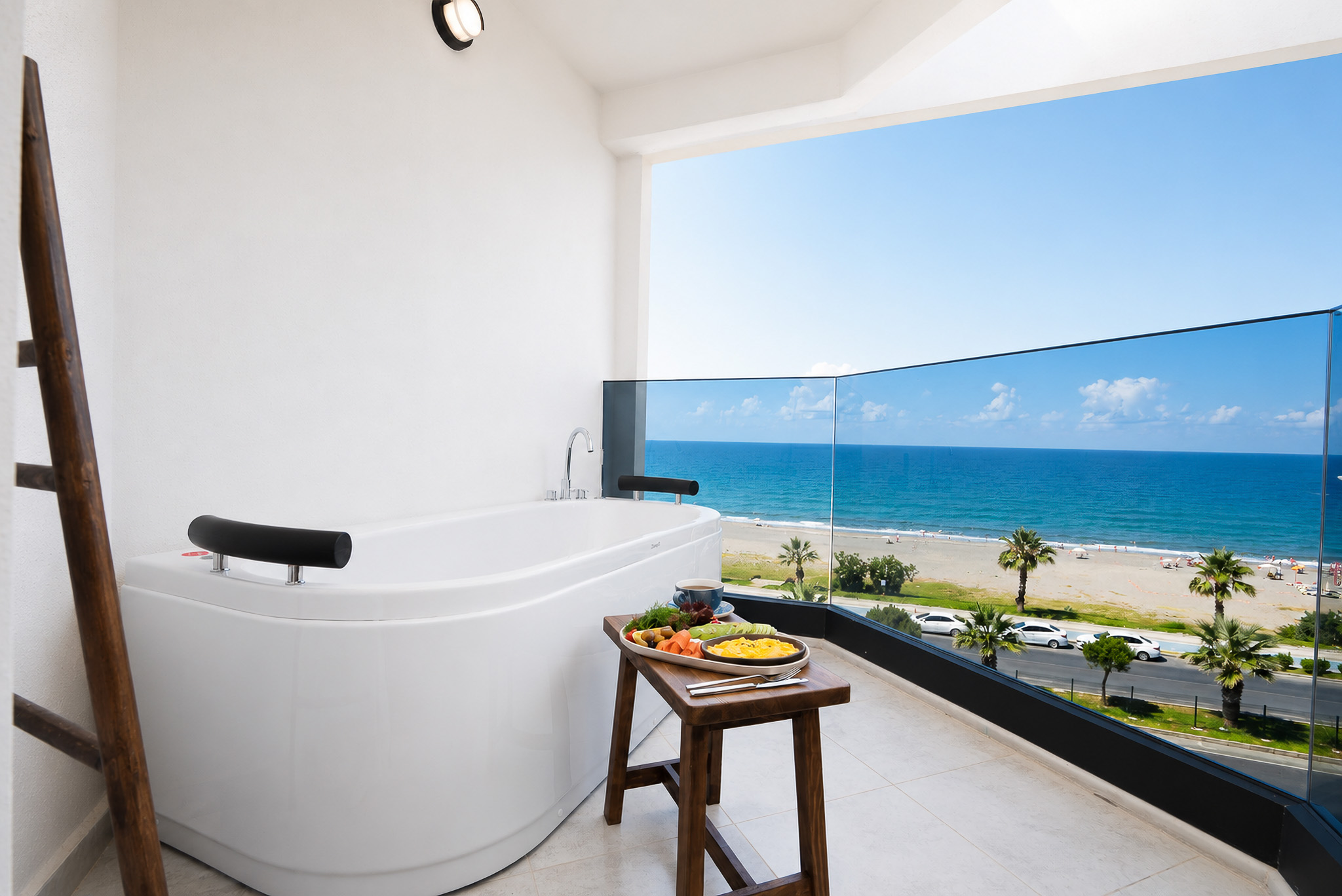 PREMIUM SUITE WITH JACUZZI