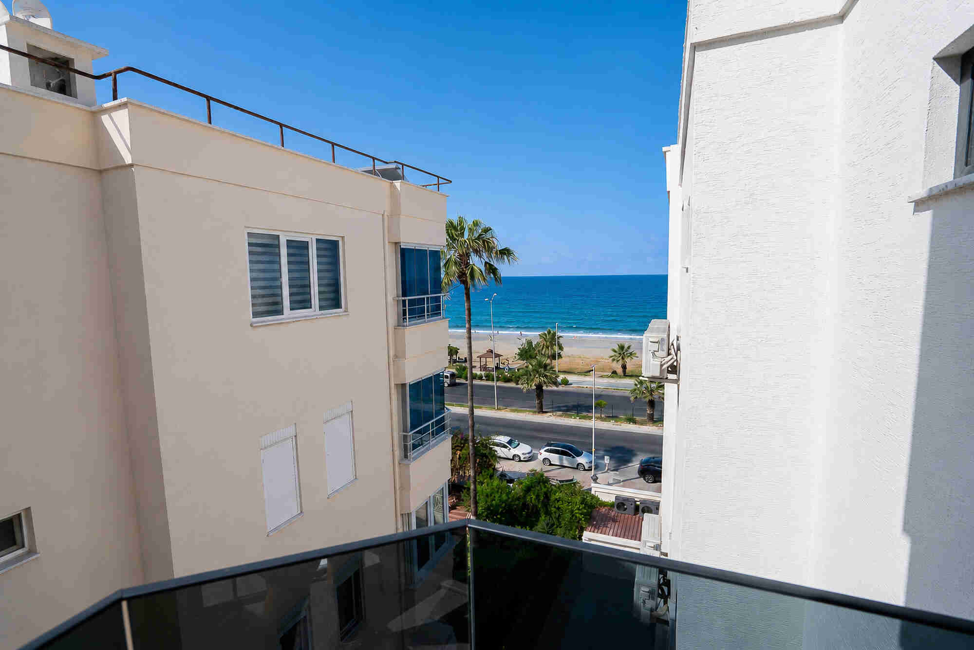 FAMILY SUPERIOR SIDE SEA VIEW